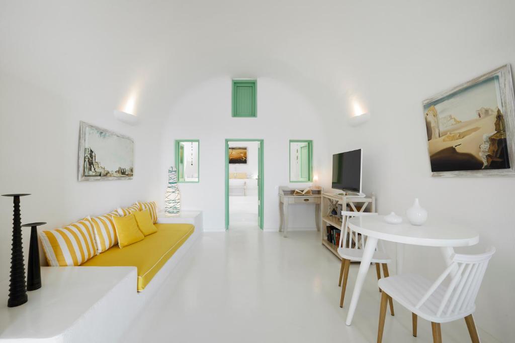 Dreams Luxury Suites