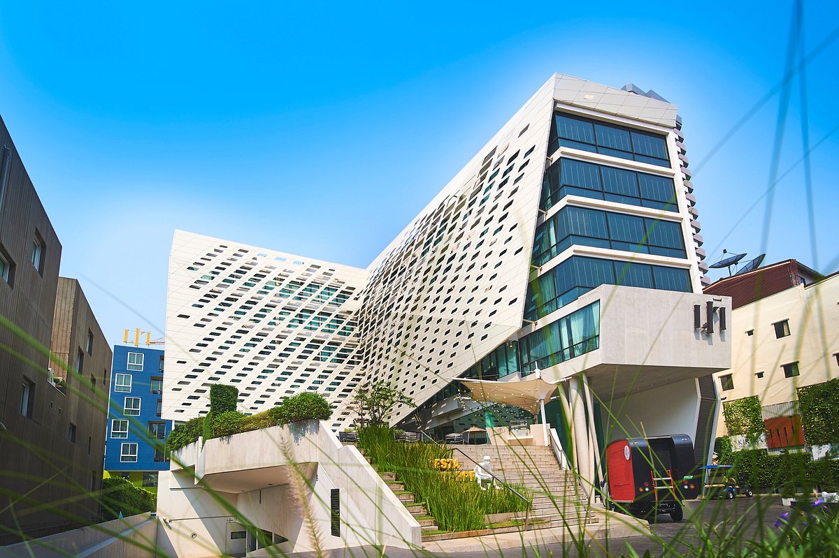 LiT BANGKOK Hotel and Residence
