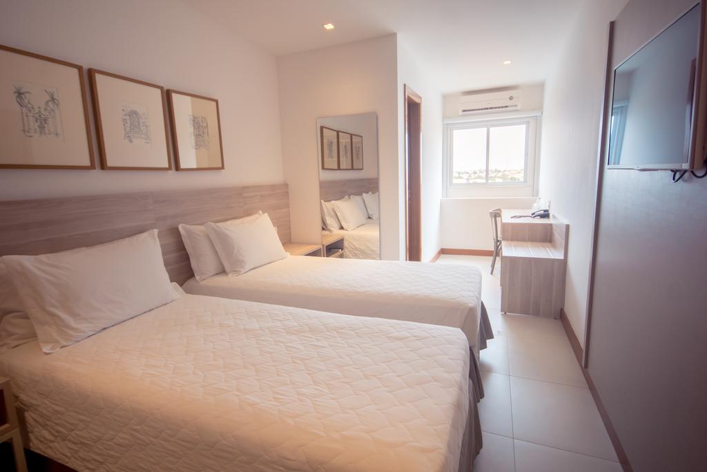 Malibu Plaza Hotel