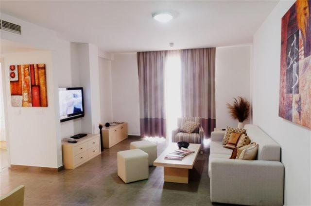 Blue Lagoon Kosher Hotel