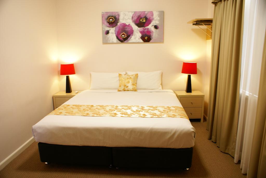 Country Lodge Motor Inn