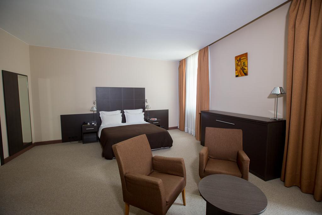 Tana Hotel