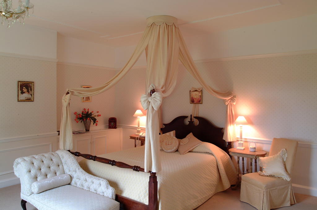 Esseborne Manor Hotel