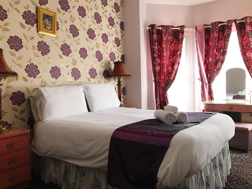 The Villa Rose