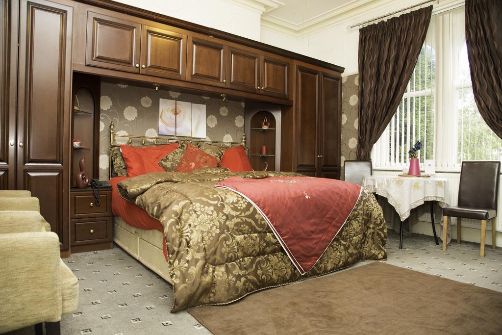 Ashfield Hotel