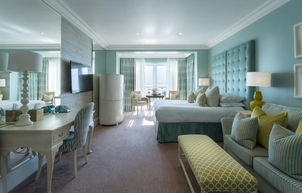 Roslin Beach Hotel