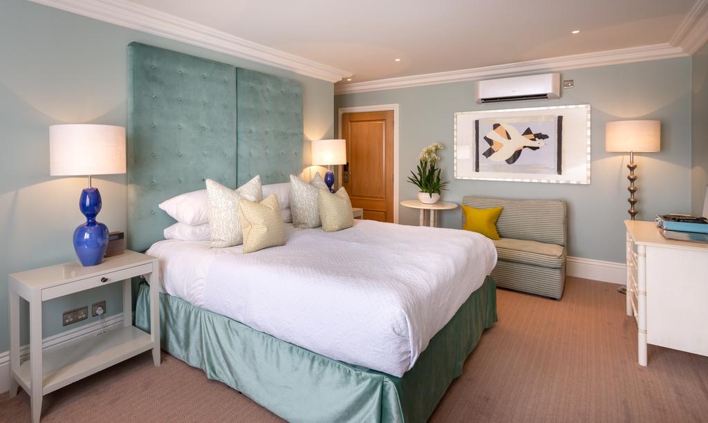 Roslin Beach Hotel