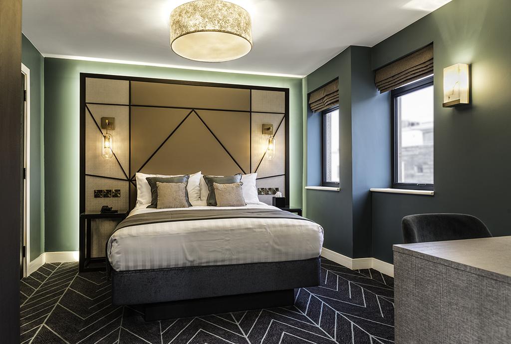 Seven Hotel