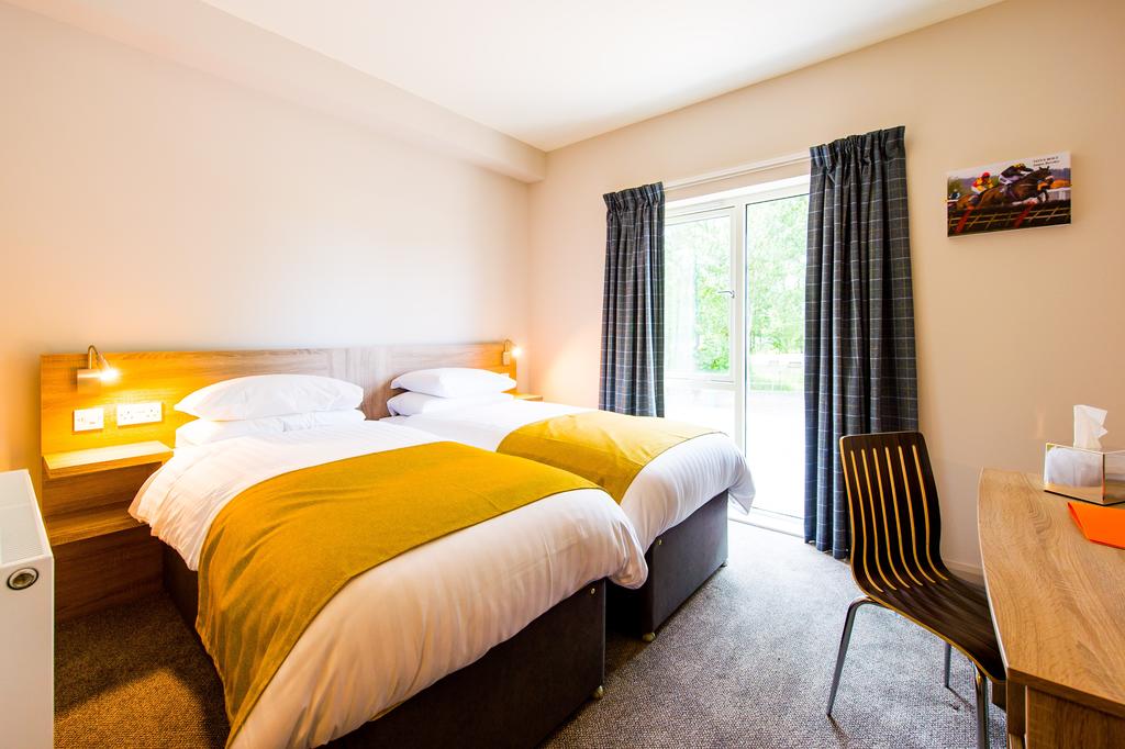 The Lodge At Perth Racecourse