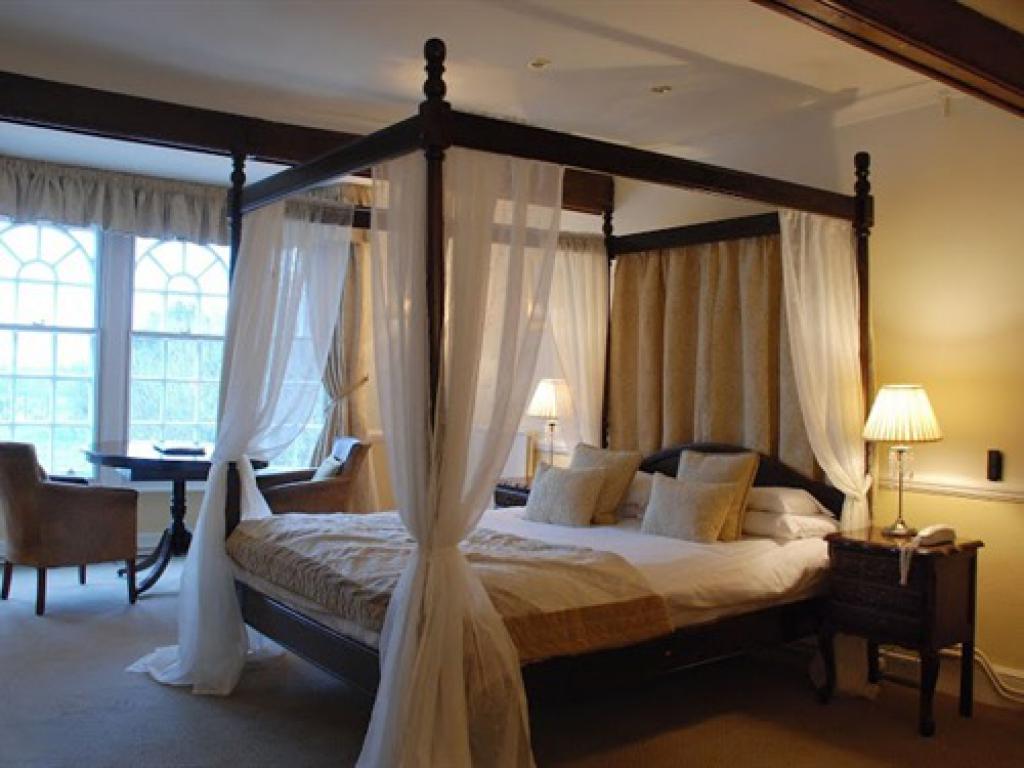 The Crown House Hotel