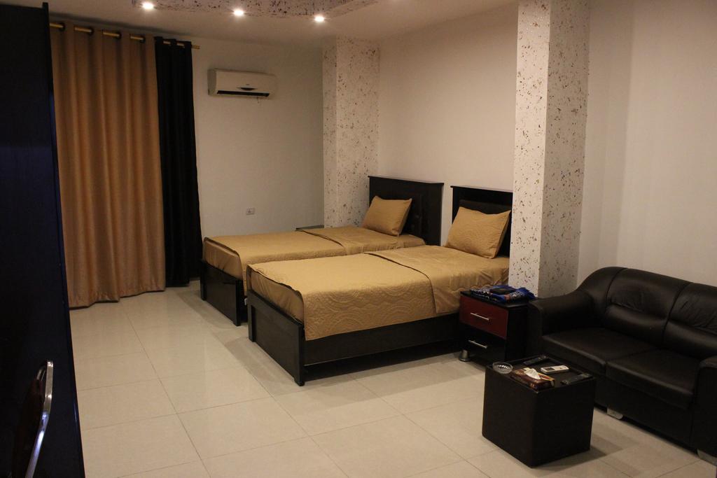 Sara Crown Hotel