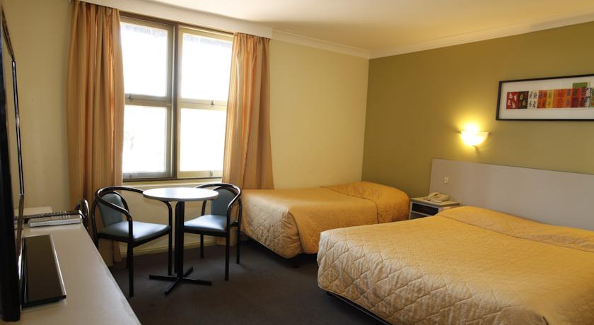 Maclin Lodge Motel