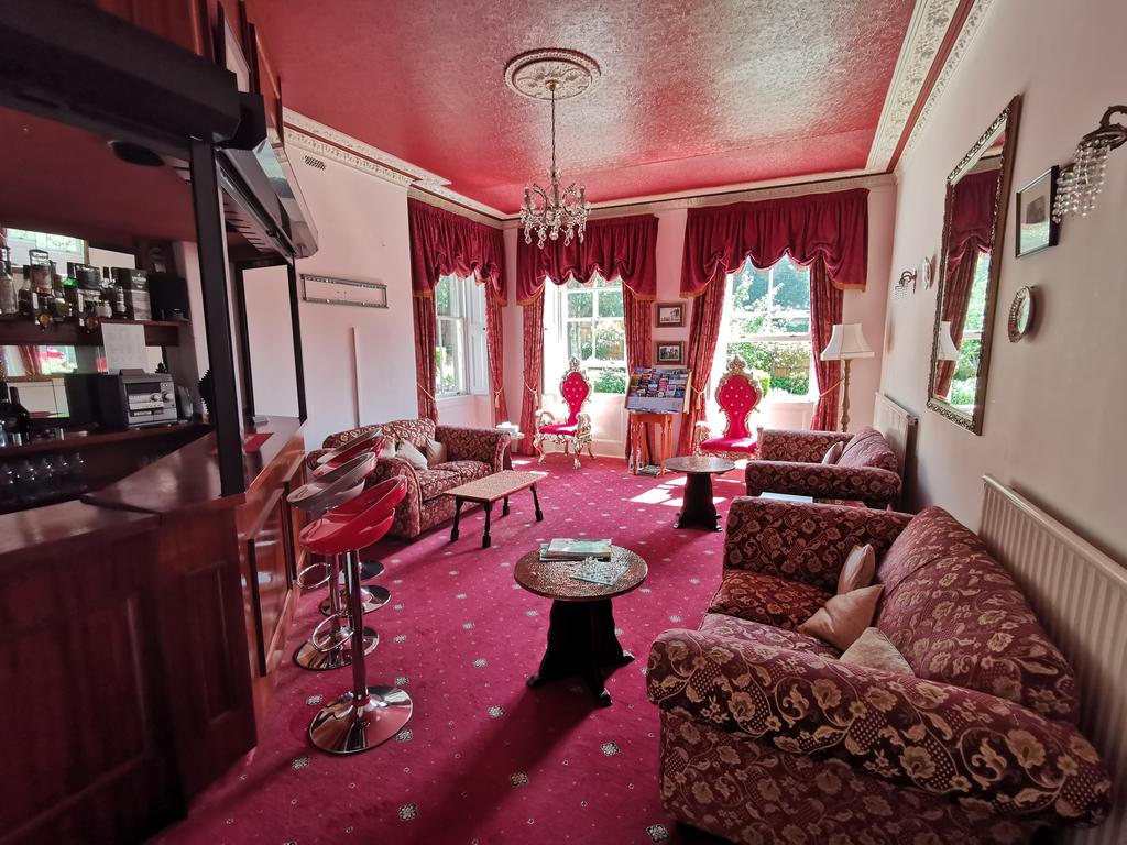 Wentworth House Hotel