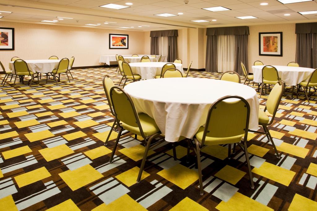 Holiday Inn Express & Suites Largo-Clearwater
