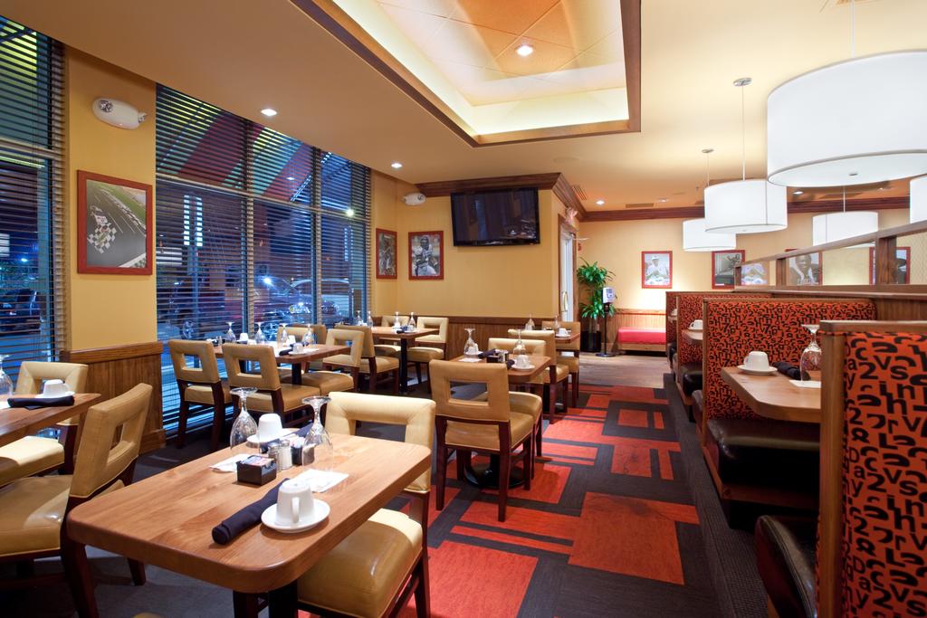 Holiday Inn Hotel & Suites Columbia - Airport
