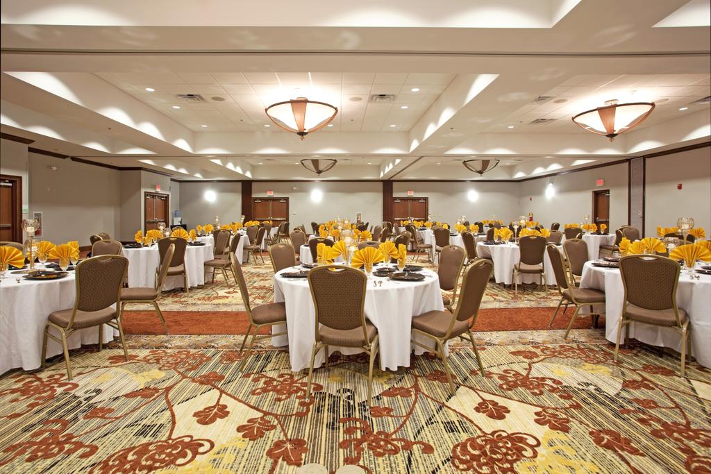 Holiday Inn Hotel & Suites Columbia - Airport