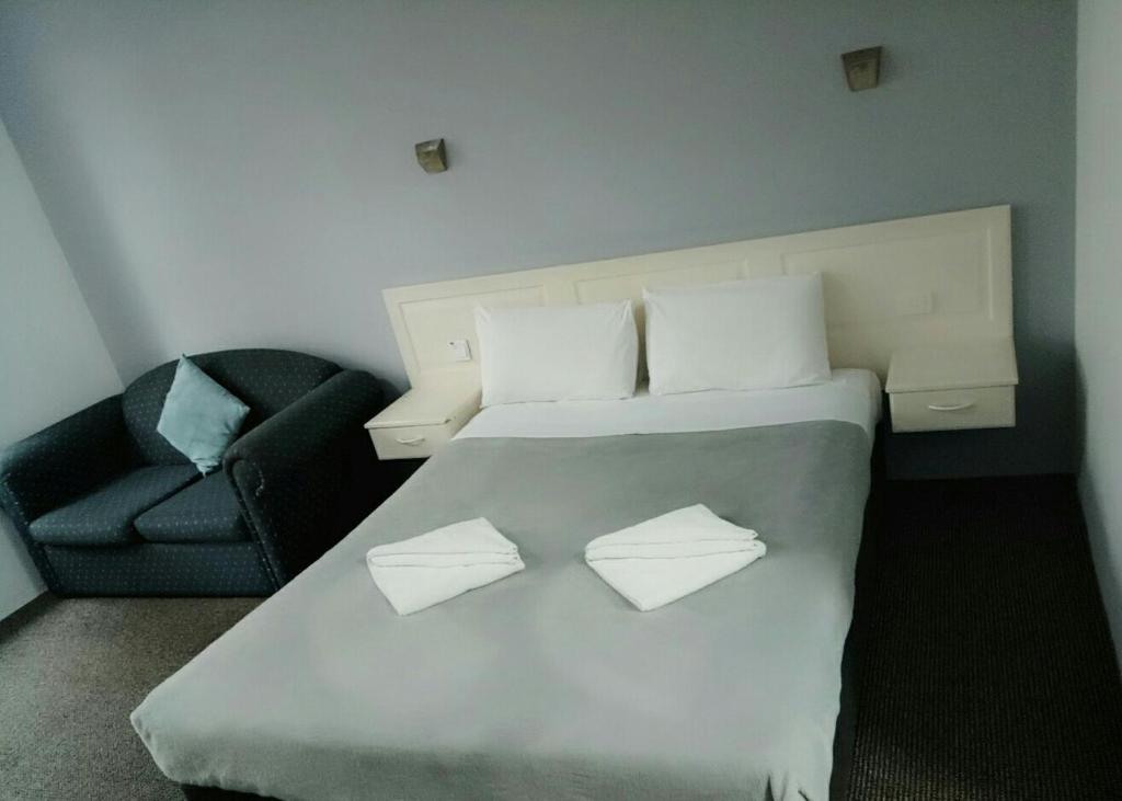Excelsior Motor Inn