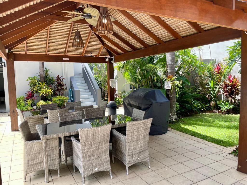 Burleigh Palms Apartments