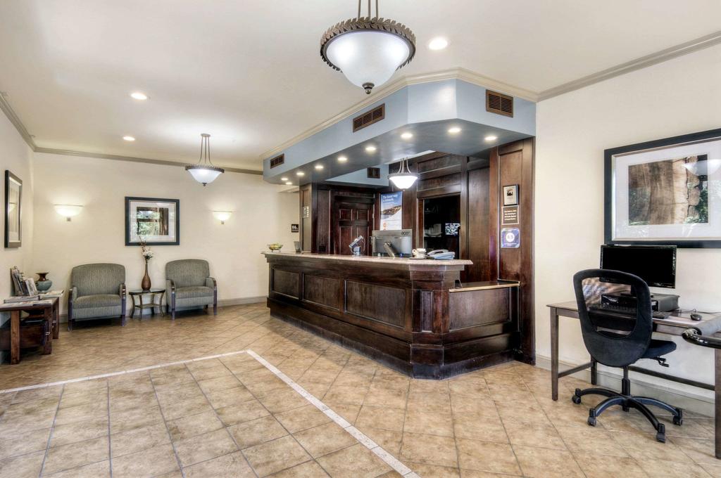 Aggie Inn, an Ascend Collection hotel