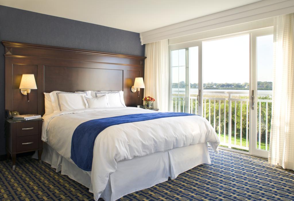 Newport Beach Hotel & Suites