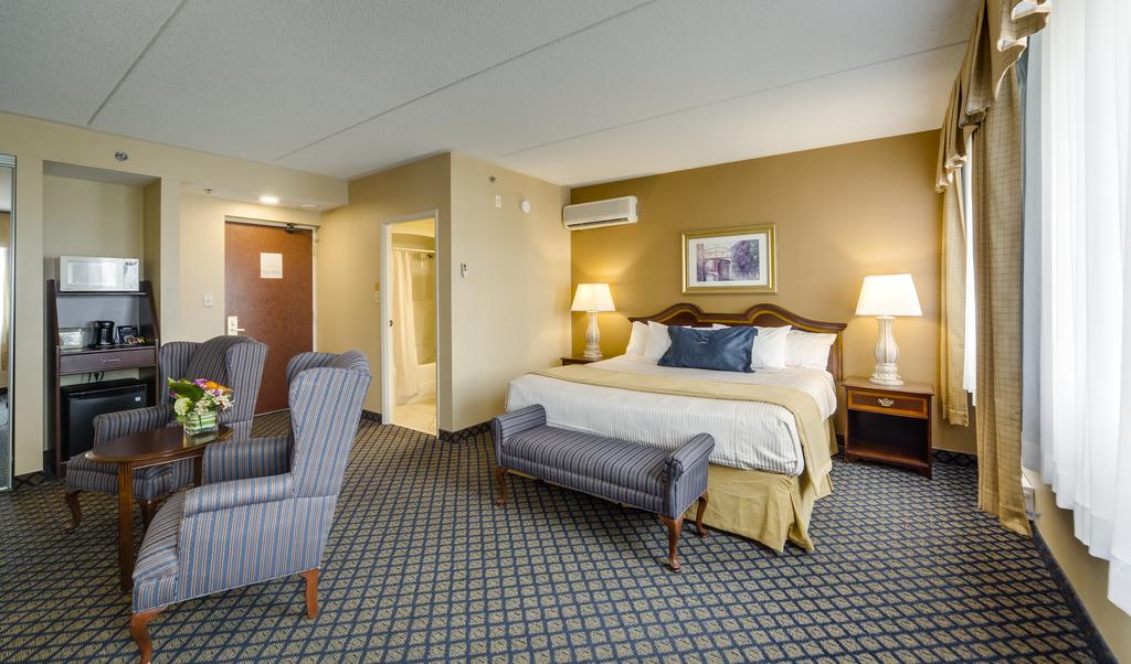 Monte Carlo Inn - Vaughan Suites