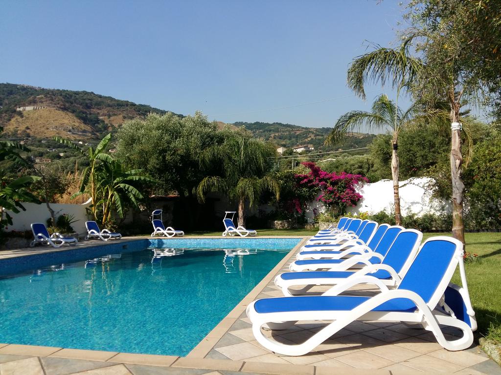 Arenas Hotel