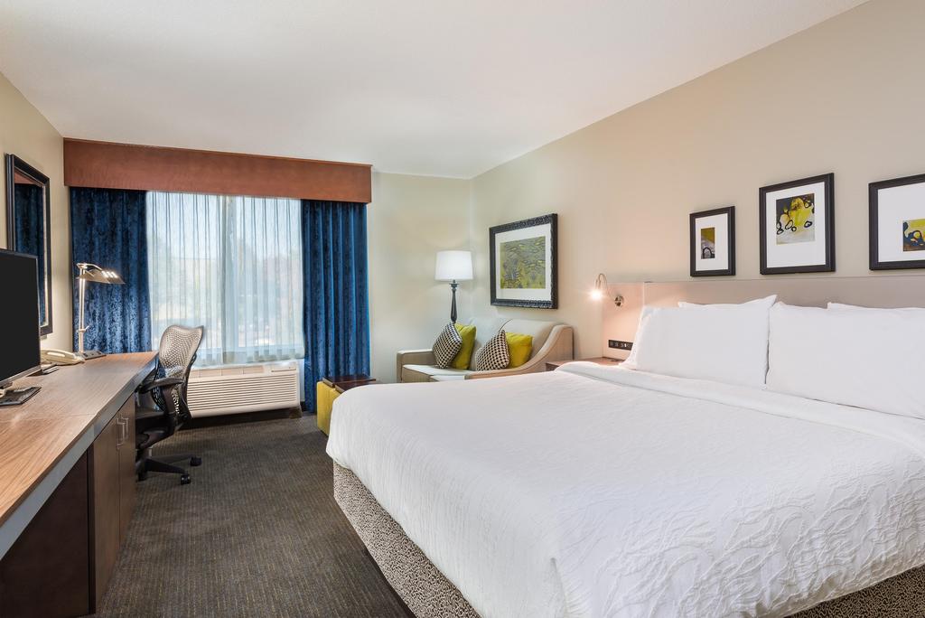 Hilton Garden Inn Westbury Hotel