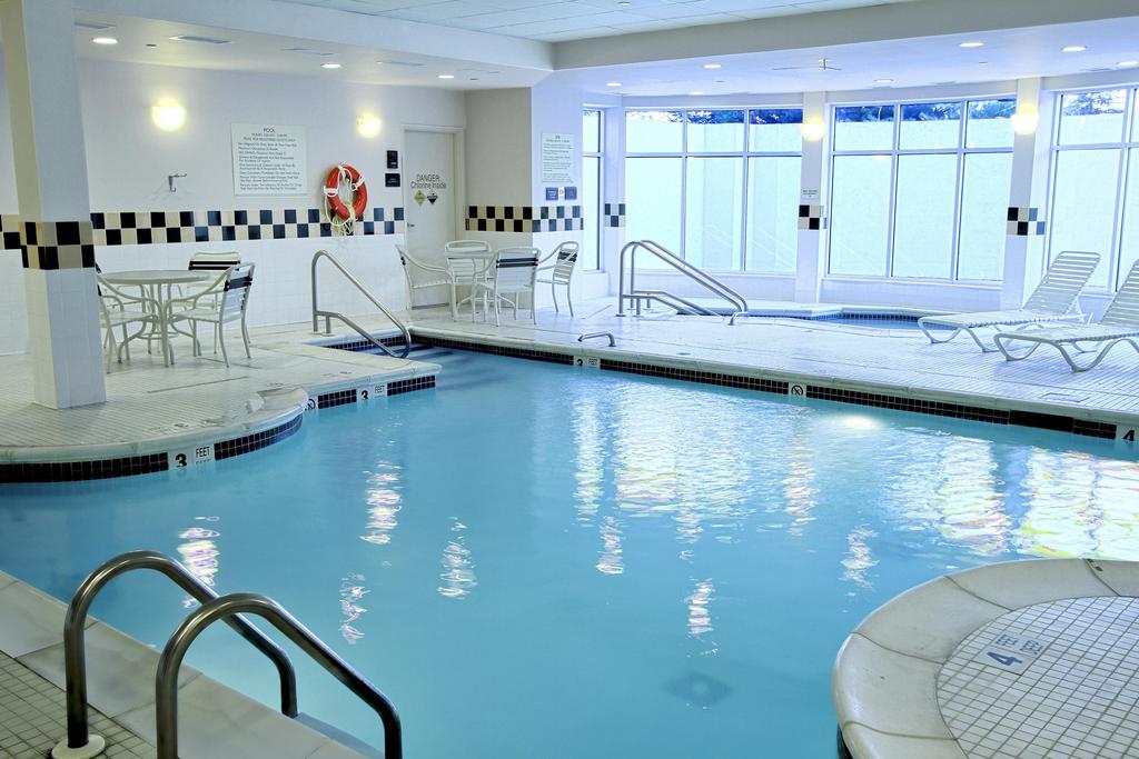Hilton Garden Inn Westbury Hotel