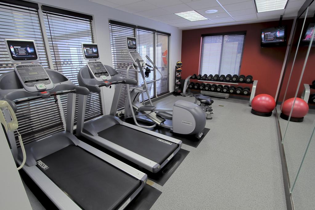 Hilton Garden Inn Westbury Hotel