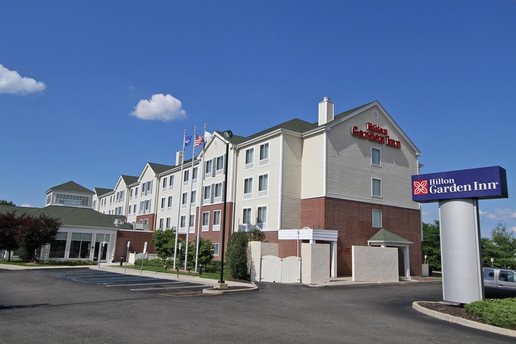 Hilton Garden Inn Westbury Hotel