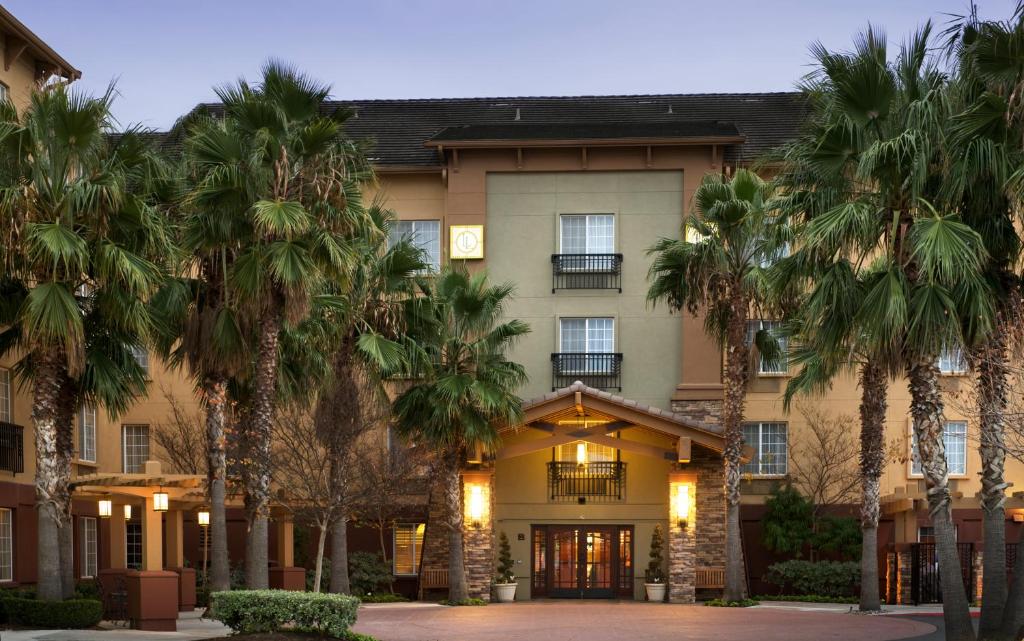 Larkspur Landing Extended Stay Suites South San Francisco