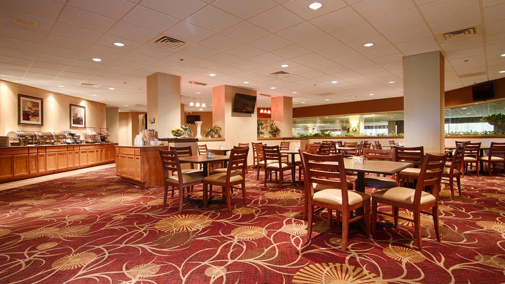 Ramada by Wyndham East Syracuse Carrier Circle
