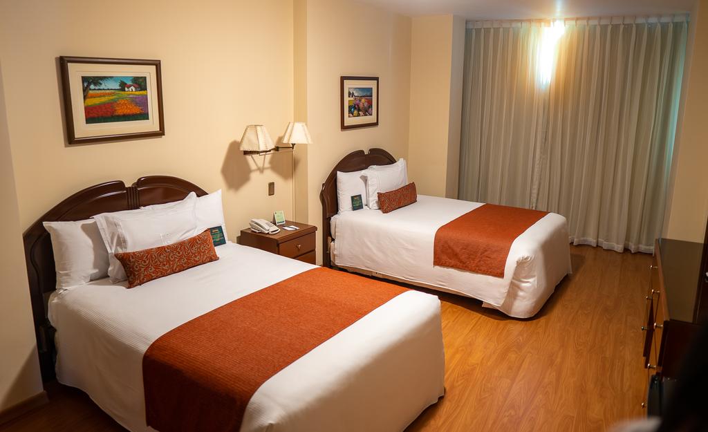 Miraflores Colon Hotel