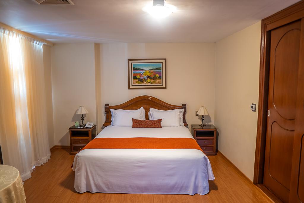 Miraflores Colon Hotel
