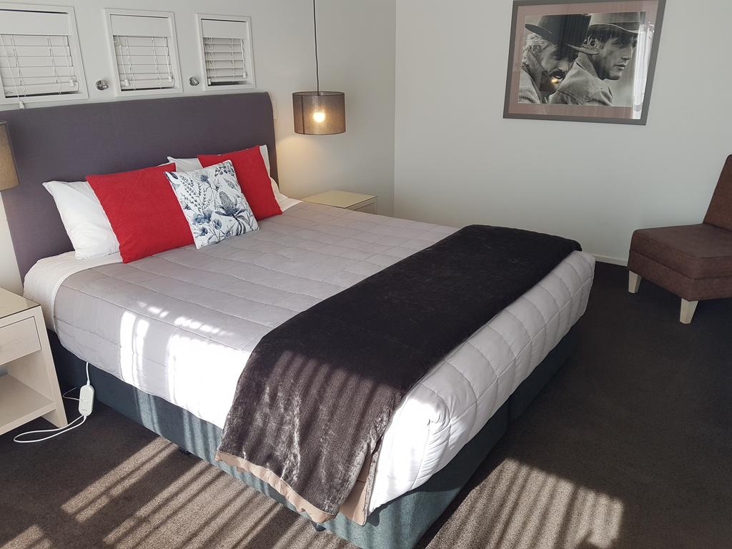 Century Park Motor Lodge