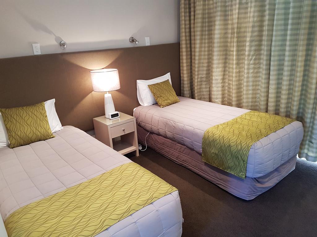 Century Park Motor Lodge