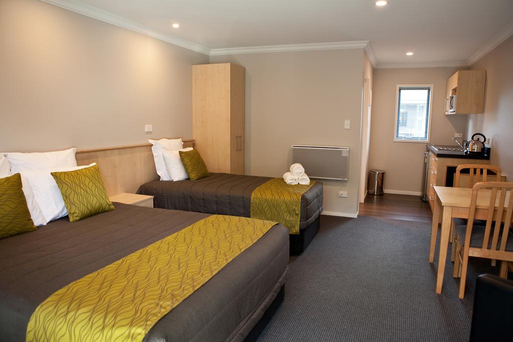 Grove Park Motor Lodge