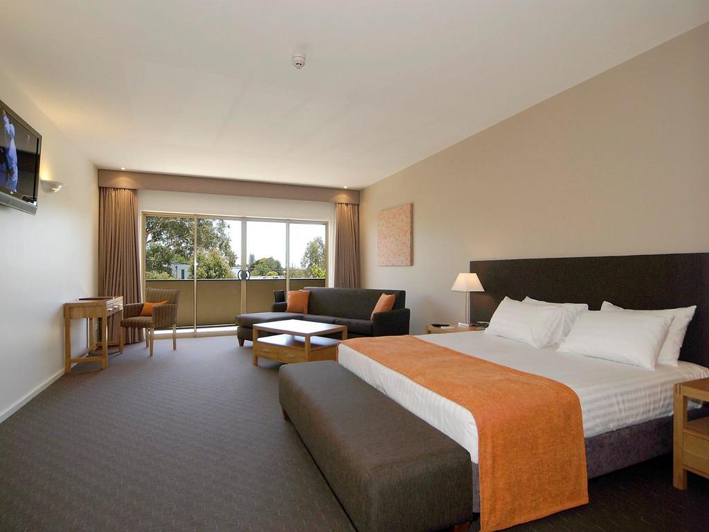Mornington Hotel