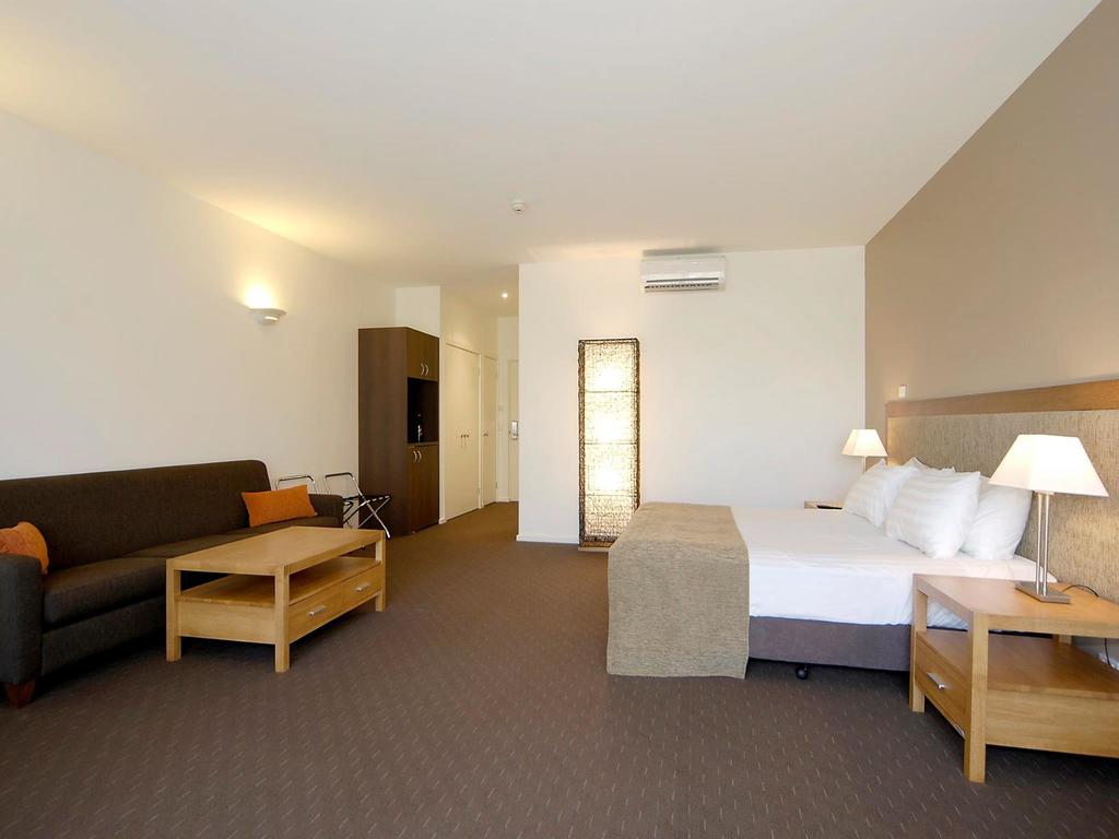 Mornington Hotel
