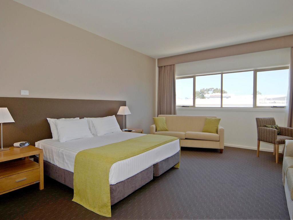 Mornington Hotel
