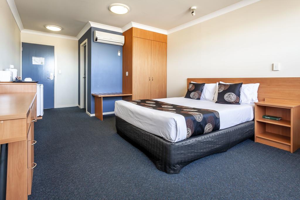 Black Buffalo Hotel