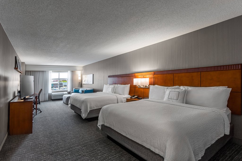Courtyard by Marriott Easton-Columbus