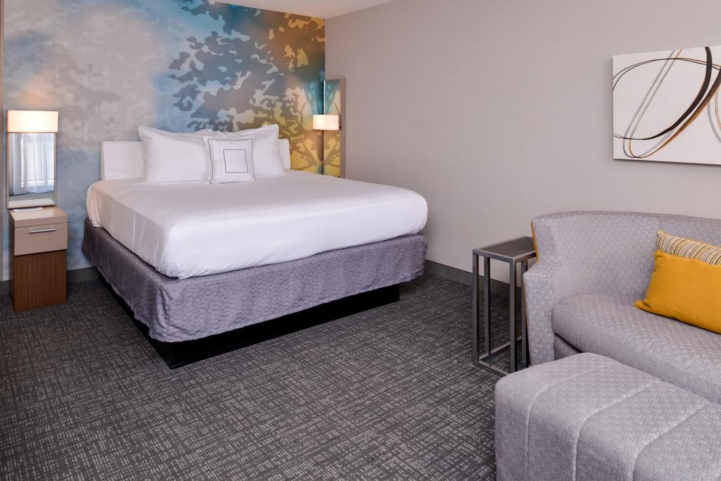 Courtyard by Marriott Milwaukee Brown Deer