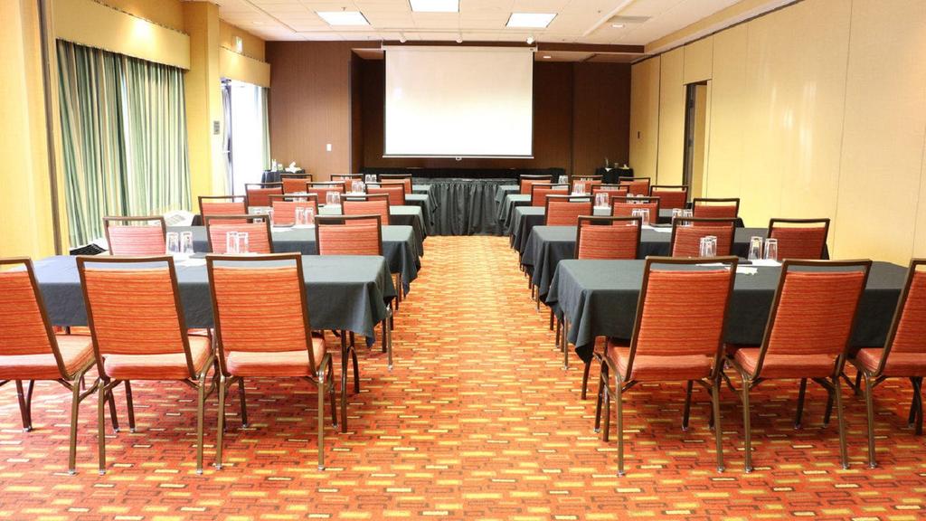 Courtyard by Marriott Portland Airport