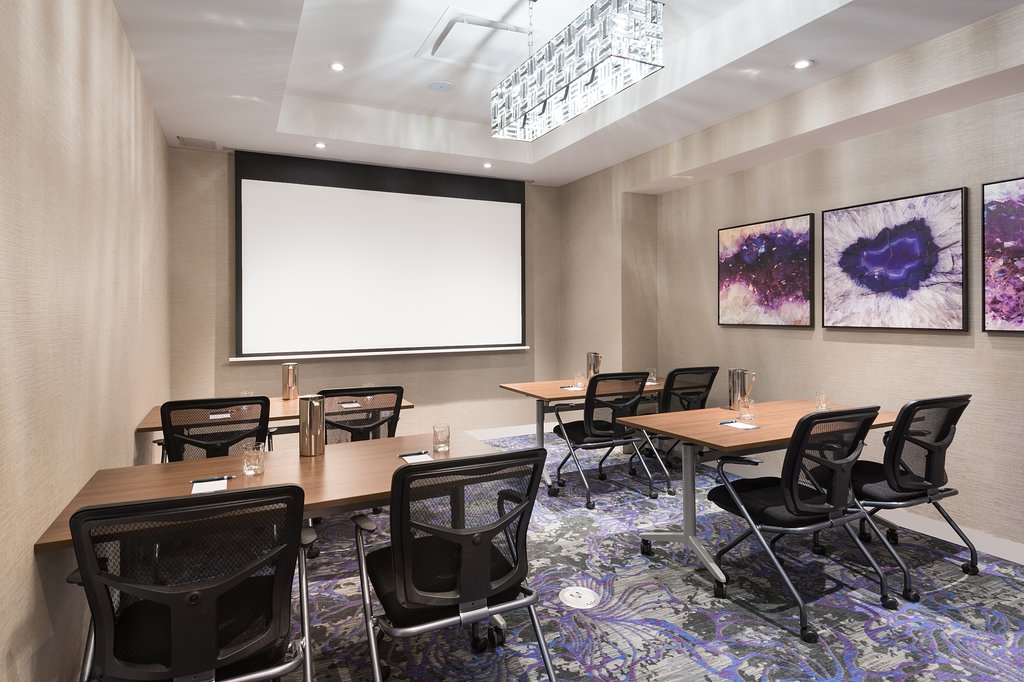 Hilton Garden Inn Ottawa Downtown