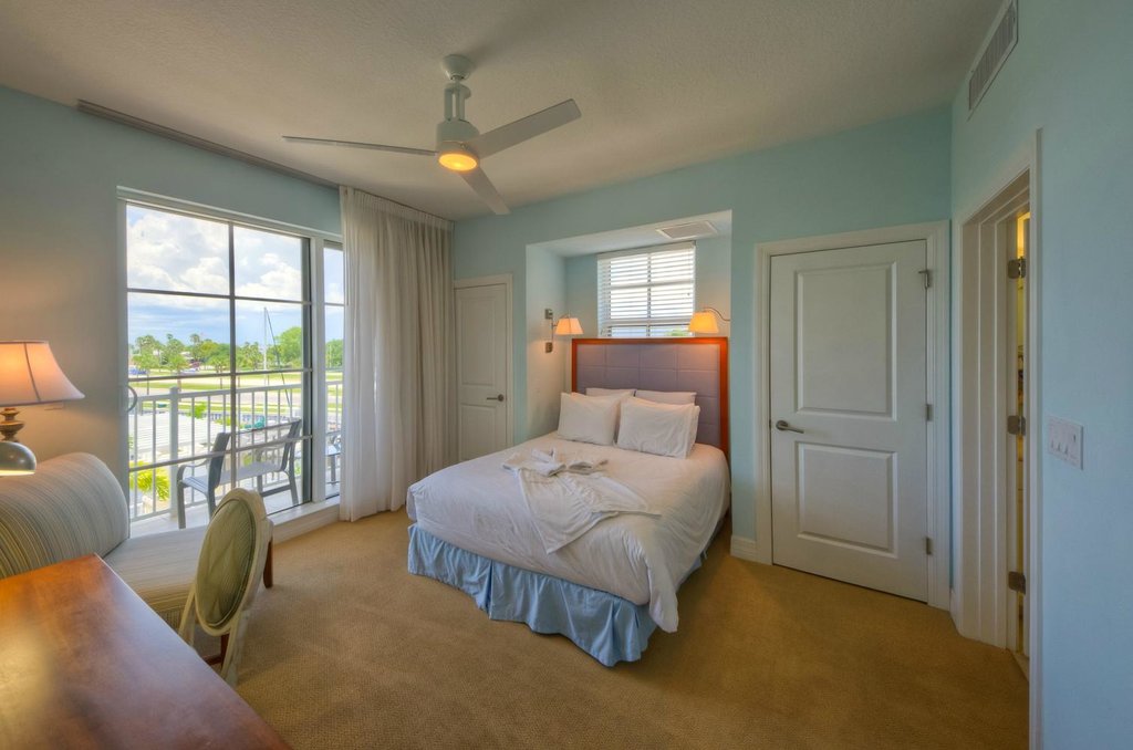 Harborside Suites at Little Harbor Hotel