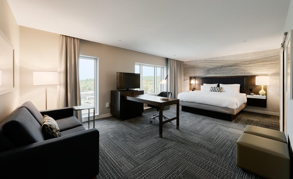 Hampton Inn & Suites by Hilton Quebec City /Saint-Romuald