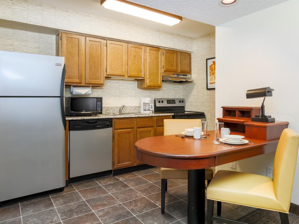 Hawthorn Suites by Wyndham Tinton Falls