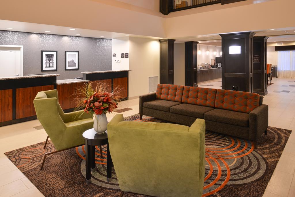 Lexington Inn & Suites Effingham