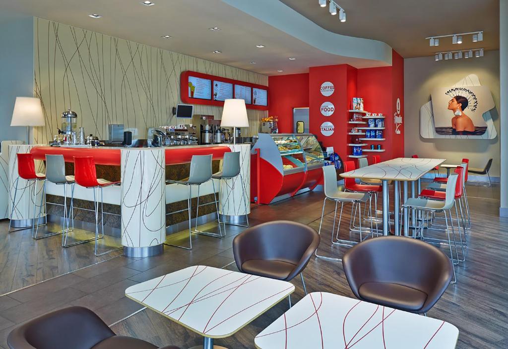 Hotel Arista at CityGate Centre